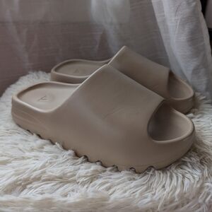 Yeezy Slides